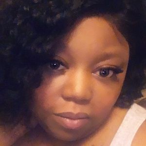 Meet your Posher, Alicia